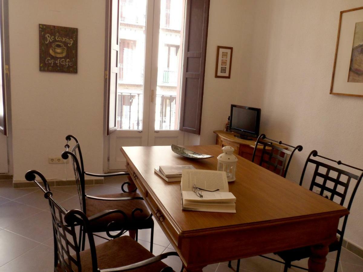 Apartamento Temporada Мадрид Екстериор снимка