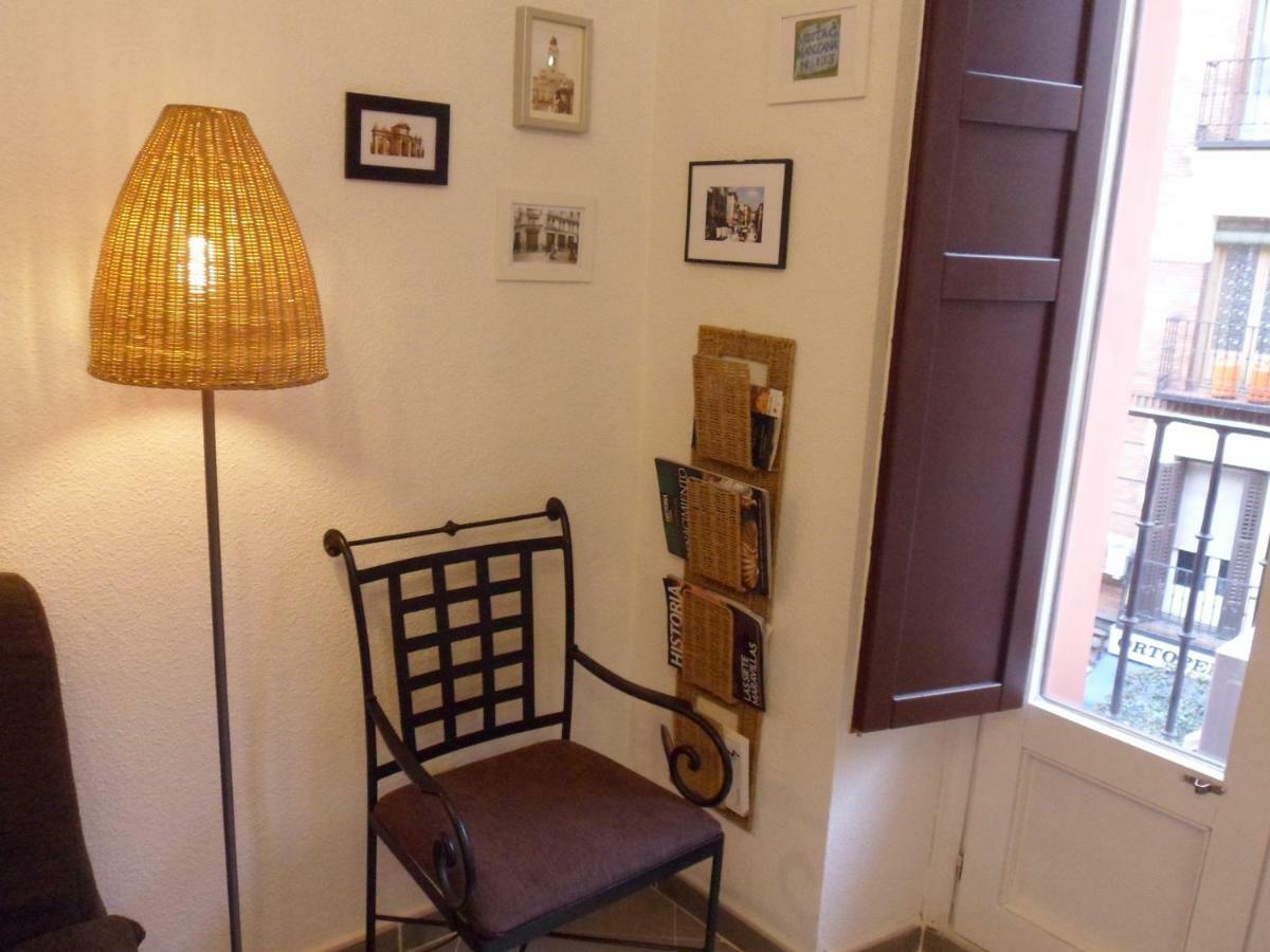 Apartamento Temporada Мадрид Екстериор снимка